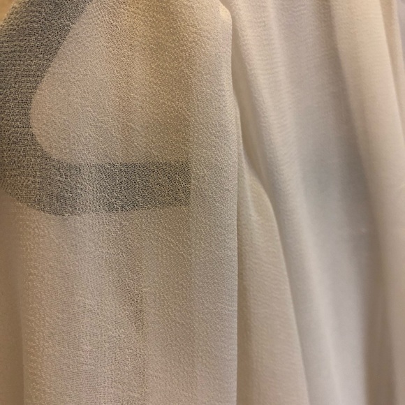 Ivory Romper - Picture 5 of 6